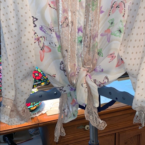 5/$20 Jaipur Sheer Snap Up Sheer Blouse Butterflies - Picture 5 of 5